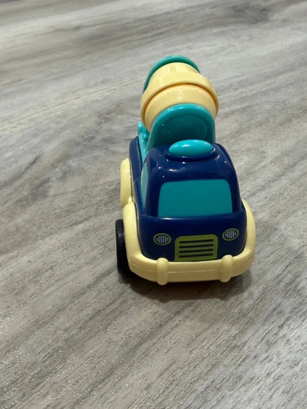 Forty4 Pull Back Toy Cars Trucks Bus Mixer Semi Lot of 4